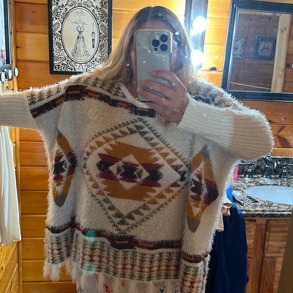 Aztec Native American southwestern oversized sweater - Picture 6 of 6